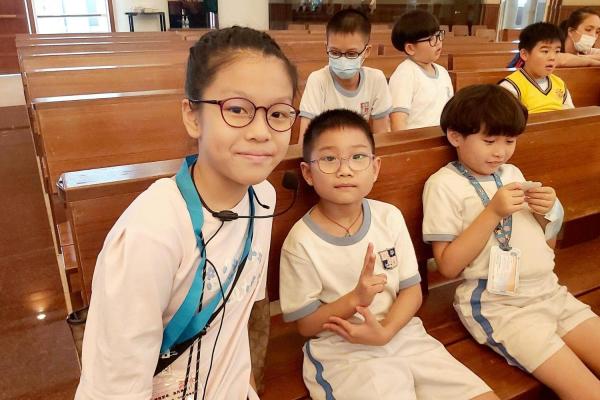 小導賞員與本校同學