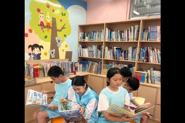 圖書館梳化